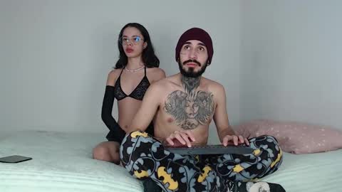 Tyler y Luna online show from December 8, 2024, 3:53 am