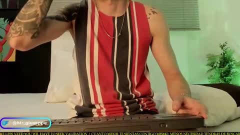 Snapshot of tylergiuseppe_ chatting on September 14, 2025, 12:32 am tylergiuseppe_ online show from September 14, 2025, 12:32 am