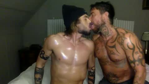 Snapshot of tylerjamesxxx_ chatting on October 29, 2025, 8:54 pm tylerjamesxxx_ online show from October 29, 2025, 8:54 pm