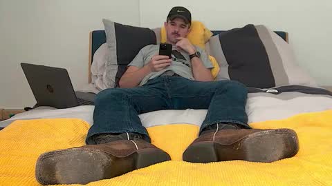 TylerLogan813 online show from September 29, 2025, 8:57 pm