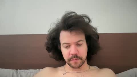 Tyleruzi online show from February 6, 2025, 4:36 pm