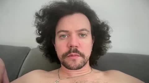 Tyleruzi online show from February 6, 2025, 8:56 pm