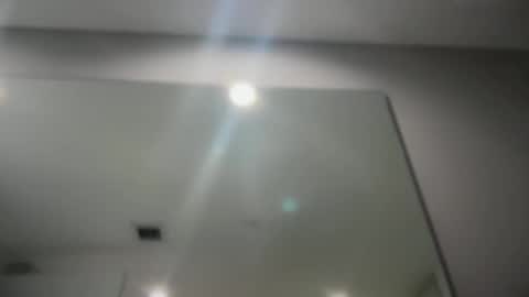 Tyleruzi online show from April 18, 2026, 9:37 pm