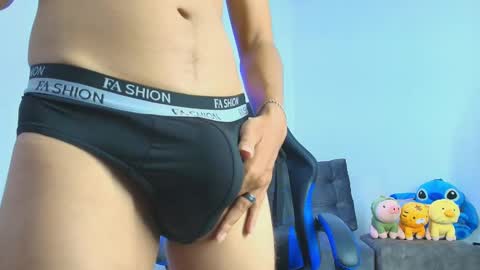   online show from October 13, 2025, 6:13 am