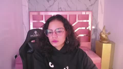 Snapshot of tyna_ch chatting on January 4, 2025, 4:22 pm TYNA online show from January 4, 2025, 4:22 pm