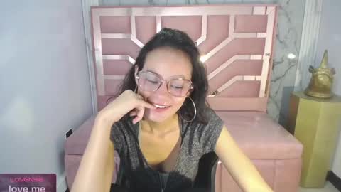 Snapshot of tyna_ch chatting on February 4, 2025, 5:01 pm TYNA online show from February 4, 2025, 5:01 pm