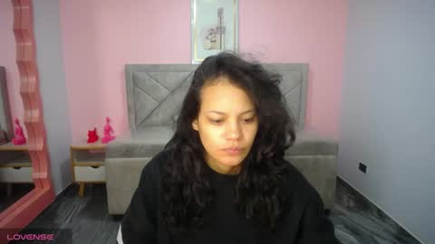 Snapshot of tyna_ch chatting on June 9, 2026, 12:39 pm TYNA online show from June 9, 2026, 12:39 pm