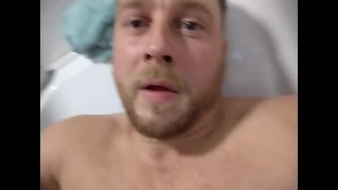 Snapshot of tyreking chatting on November 6, 2025, 10:43 pm tyreking online show from November 6, 2025, 10:43 pm