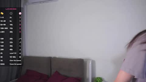 Lili online show from May 17, 2026, 6:26 pm