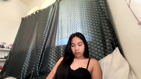 Luna online show from April 29, 2026, 11:33 pm