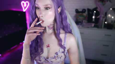 Snapshot of uindi chatting on January 7, 2025, 4:16 pm Izzy    online show from January 7, 2025, 4:16 pm