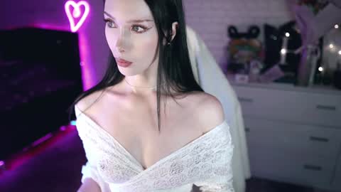 Snapshot of uindi chatting on January 10, 2025, 10:39 am Izzy    online show from January 10, 2025, 10:39 am