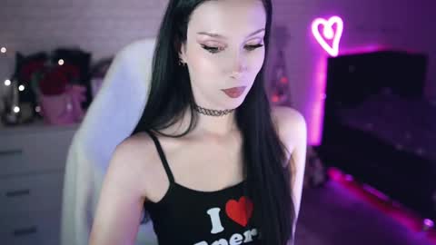 Snapshot of uindi chatting on February 23, 2025, 5:39 pm Izzy    online show from February 23, 2025, 5:39 pm