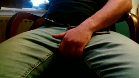 ukclive online show from October 20, 2025, 3:56 pm