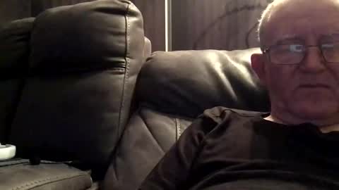 ukcock699196923 online show from October 12, 2025, 7:35 pm