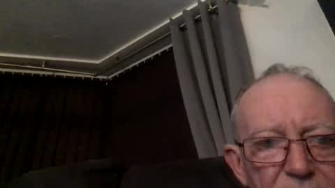 ukcock699196923 online show from November 30, 2025, 6:50 am