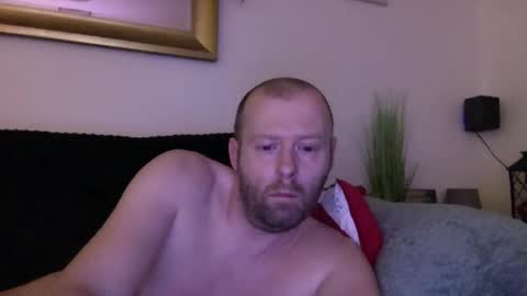 ukmatty3 online show from December 18, 2024, 11:40 pm