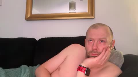 ukmatty3 online show from April 30, 2026, 9:08 pm