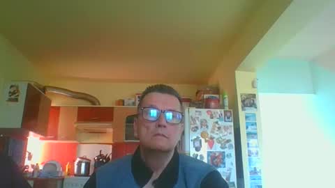 Snapshot of ulmeni4 chatting on March 8, 2026, 7:23 am ulmeni4 online show from March 8, 2026, 7:23 am