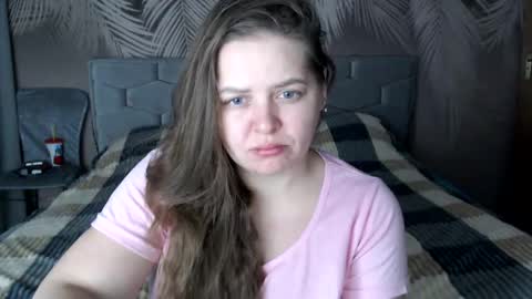 Snapshot of ulystar chatting on December 16, 2024, 6:21 am Ulyana online show from December 16, 2024, 6:21 am