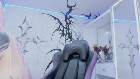 Elle Danielle  online show from February 6, 2025, 6:29 am