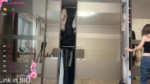 unarks online show from March 17, 2026, 1:36 pm