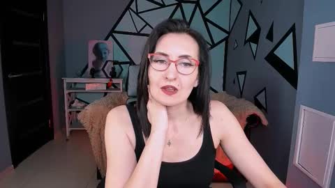 UnaTera online show from January 11, 2026, 9:03 am