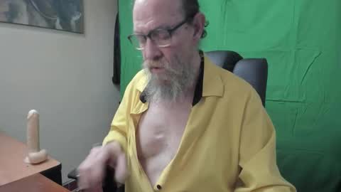 Snapshot of uncle_hottiecb chatting on March 9, 2026, 5:39 pm Uncle Hottie online show from March 9, 2026, 5:39 pm