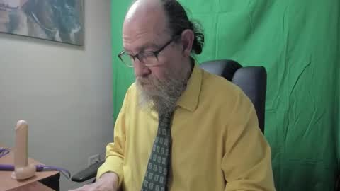 Snapshot of uncle_hottiecb chatting on March 18, 2026, 4:32 pm Uncle Hottie online show from March 18, 2026, 4:32 pm