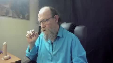 Snapshot of uncle_hottiecb chatting on April 6, 2026, 6:42 pm Uncle Hottie online show from April 6, 2026, 6:42 pm