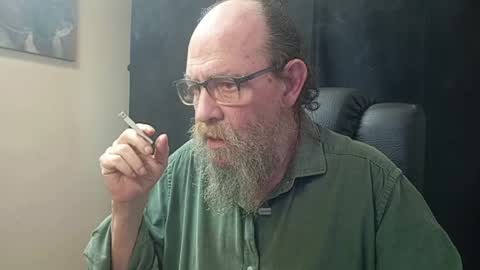 Snapshot of uncle_hottiecb chatting on April 8, 2026, 5:13 pm Uncle Hottie online show from April 8, 2026, 5:13 pm