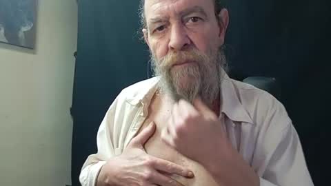 Snapshot of uncle_hottiecb chatting on April 10, 2026, 4:55 pm Uncle Hottie online show from April 10, 2026, 4:55 pm