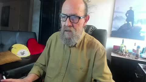 Snapshot of uncle_hottiecb chatting on June 2, 2026, 6:54 pm Uncle Hottie online show from June 2, 2026, 6:54 pm