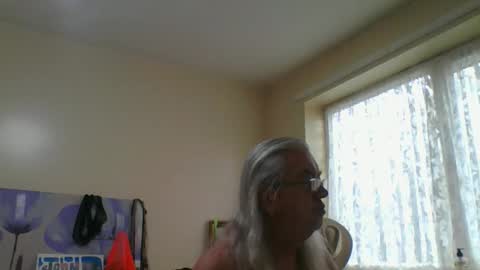 Snapshot of uncle_johns chatting on October 19, 2025, 8:15 am John online show from October 19, 2025, 8:15 am