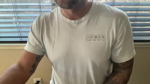 uncleblazer10 online show from December 1, 2025, 8:47 pm