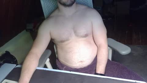 Under the desk online show from April 19, 2026, 9:06 pm