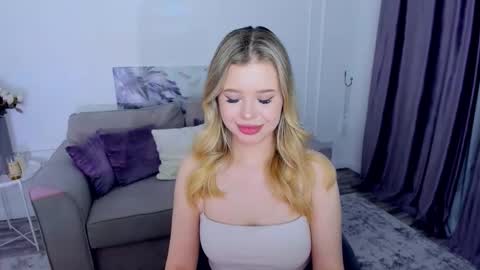 Alice online show from November 27, 2025, 7:38 pm