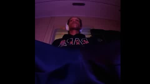 Snapshot of uniballboy chatting on February 9, 2026, 2:37 am Uni Ball online show from February 9, 2026, 2:37 am