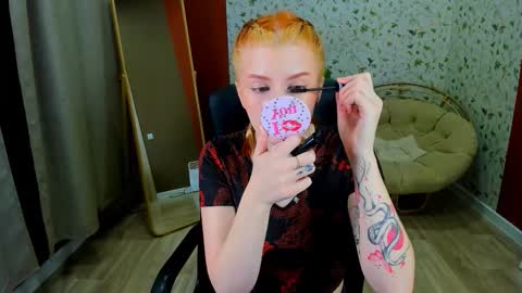 Call me Mira  thumbs up its make me happy online show from November 14, 2025, 9:13 pm