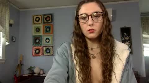 Lola Moonstone online show from January 9, 2026, 6:10 pm