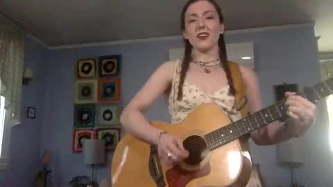 Lola Moonstone online show from March 12, 2026, 5:19 pm