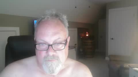 Snapshot of up2later chatting on May 6, 2026, 4:41 am up2later online show from May 6, 2026, 4:41 am
