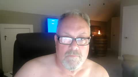 Snapshot of up2later chatting on June 18, 2026, 4:13 am up2later online show from June 18, 2026, 4:13 am