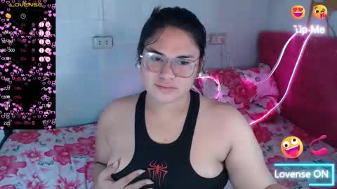 Snapshot of ur_baby_rebbecca chatting on December 13, 2024, 1:37 am SINGLE online show from December 13, 2024, 1:37 am