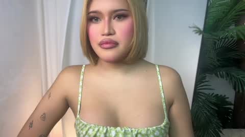 ur_bombshellpatty online show from May 6, 2026, 5:29 pm