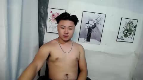 Snapshot of ur_hotguy chatting on September 17, 2025, 11:45 am ur_hotguy online show from September 17, 2025, 11:45 am