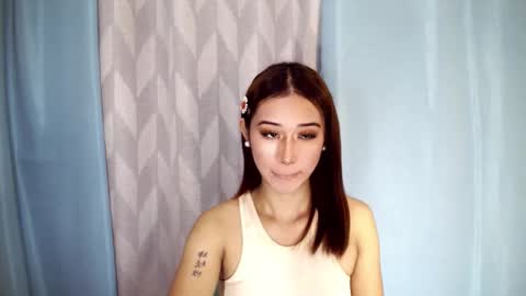 ur_rianlover online show from November 1, 2025, 5:42 am