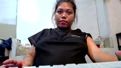 urasian_joy online show from May 6, 2026, 2:55 pm