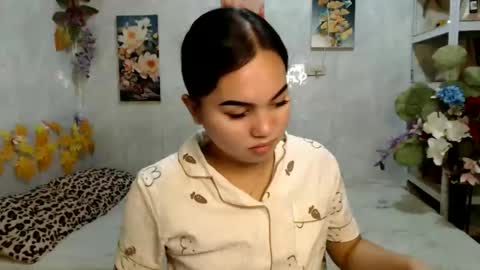 urasian_kat online show from June 7, 2026, 11:08 pm