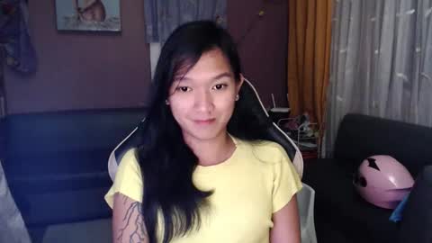 NEWRA  ALLISON online show from November 13, 2025, 5:23 pm